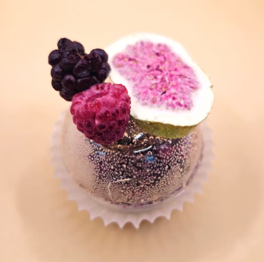 Tea sphere with dried raspberry, blackberry and fig